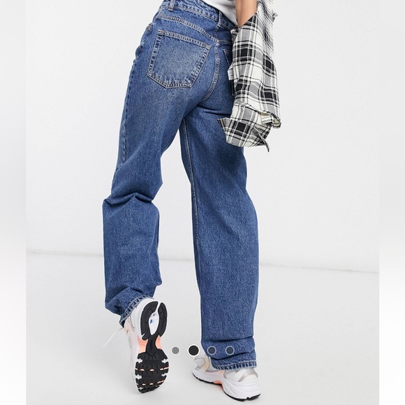 Topshop Mom Jean in mid blue - Picture 2 of 8